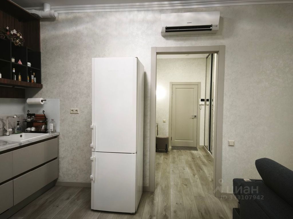 m. Lomonosovsky prospekt: Apartment, 2-rooms