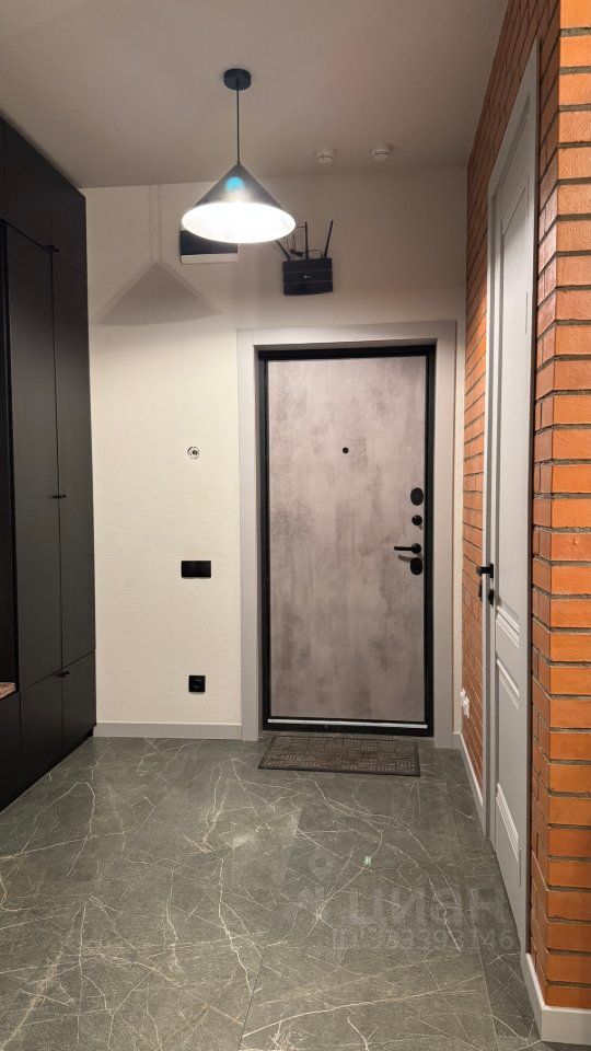 m. Oktyabrskoe pole: Apartment, studio