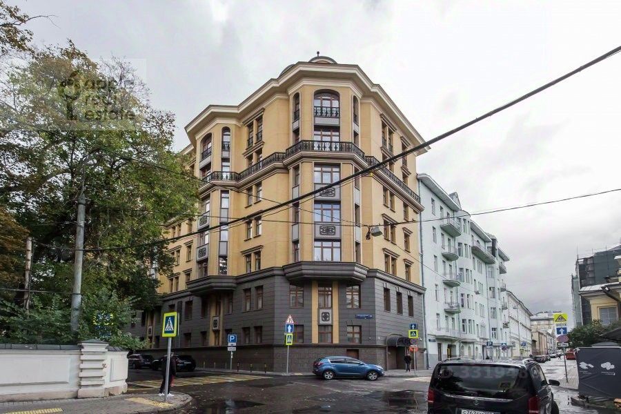 m. Kropotkinskaya: Apartment, 4-rooms