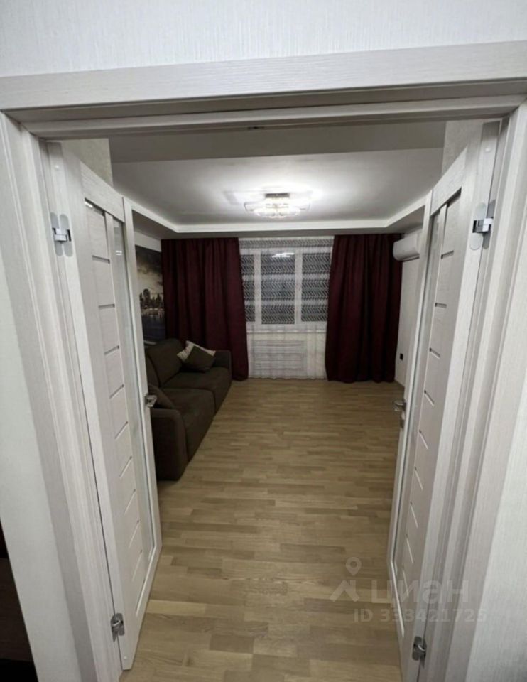 m. Ploschad trekh vokzalov: Apartment, 2-rooms