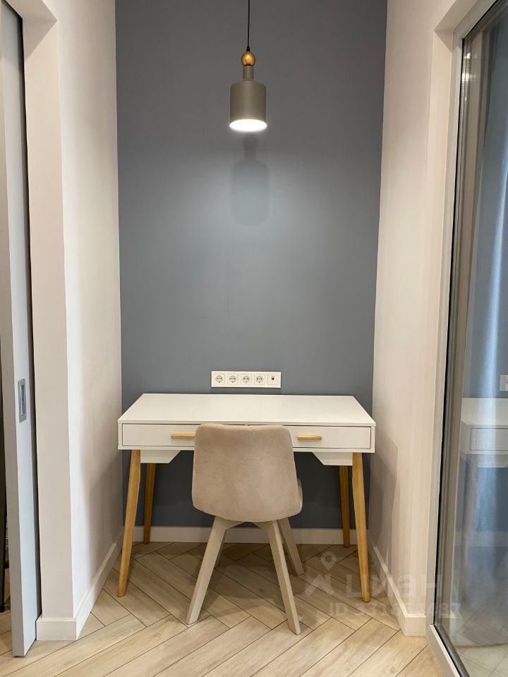 m. ZIL: Apartment, 2-rooms
