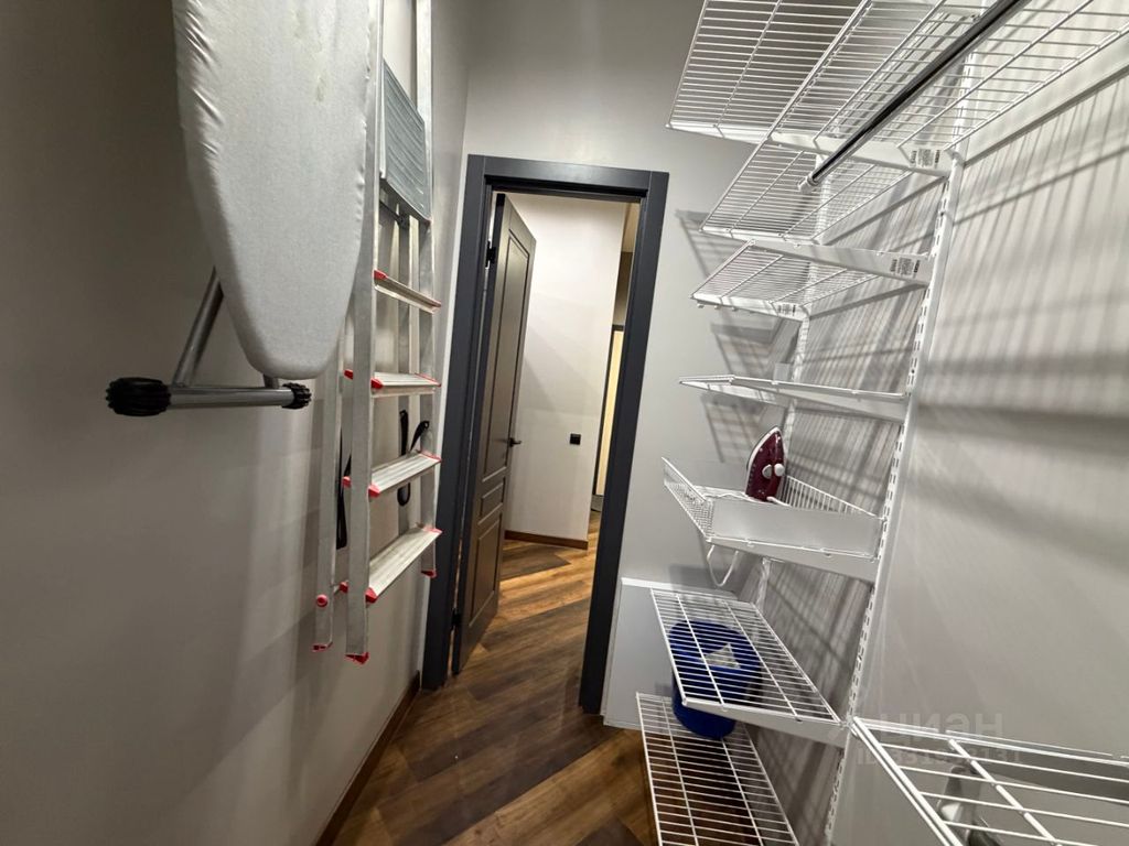 m. ZIL: Apartment, 1-rooms