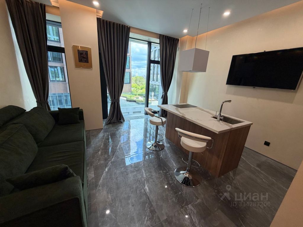 m. Maryina Roscha: Apartment, studio
