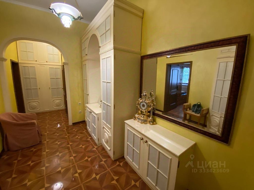 m. Krasnye vorota: Apartment, 2-rooms