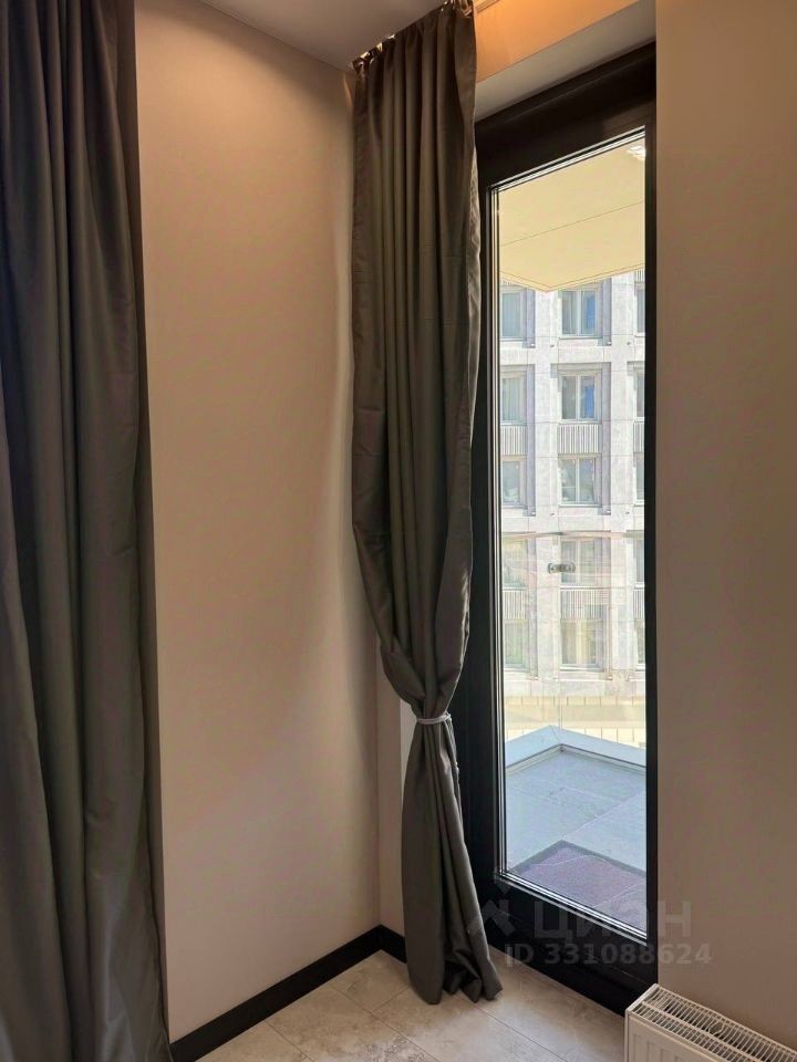 m. ZIL: Apartment, 2-rooms