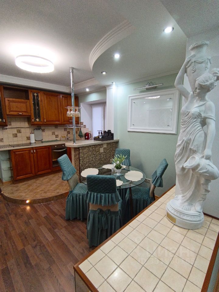 m. Generala Tyuleneva: Apartment, 2-rooms