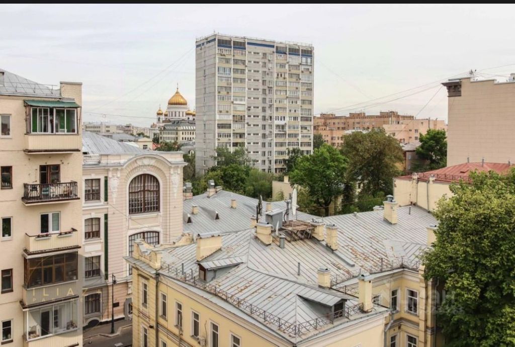 m. Kropotkinskaya: Apartment, 2-rooms