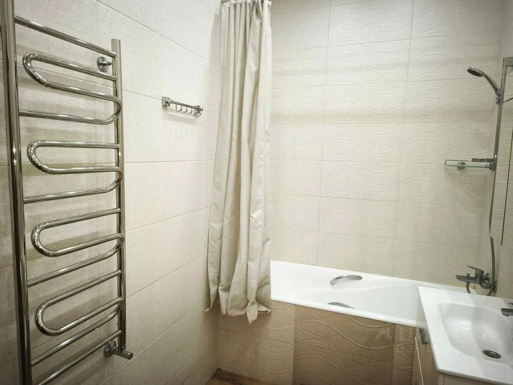 m. Fiztekh: Apartment, 2-rooms