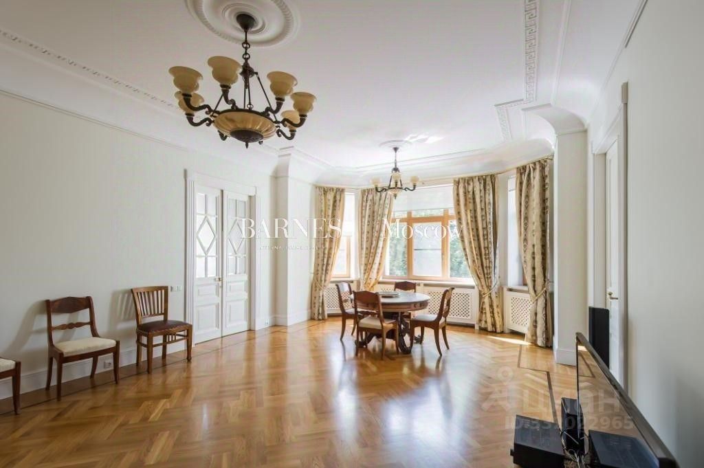 m. Kropotkinskaya: Apartment, 4-rooms
