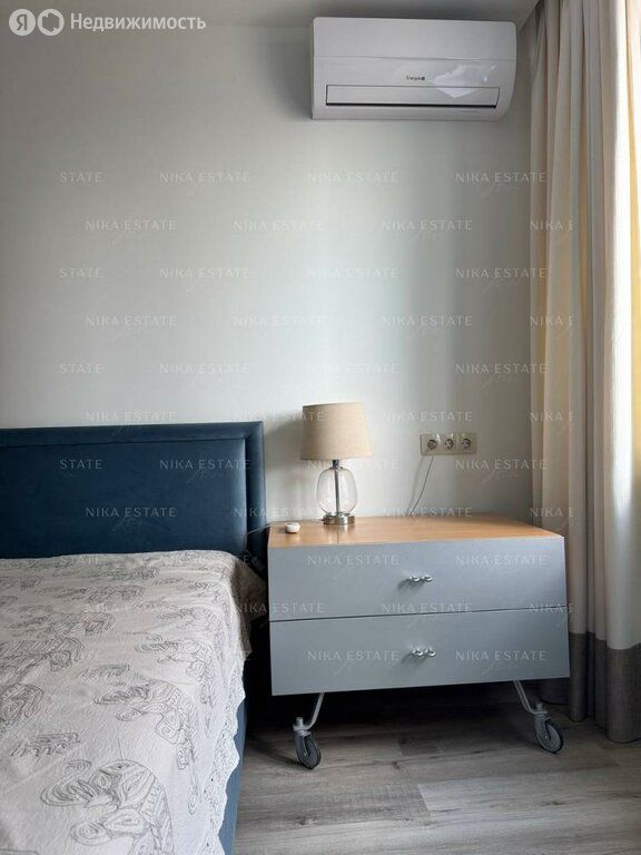 m. ZIL: Apartment, 2-rooms