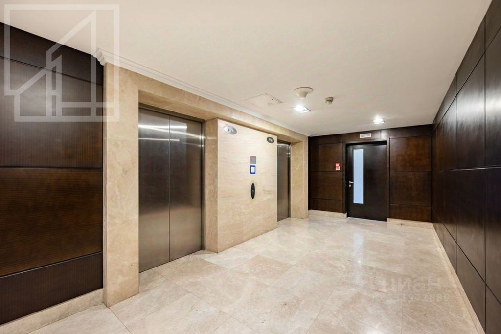 m. Kropotkinskaya: Apartment, 4-rooms