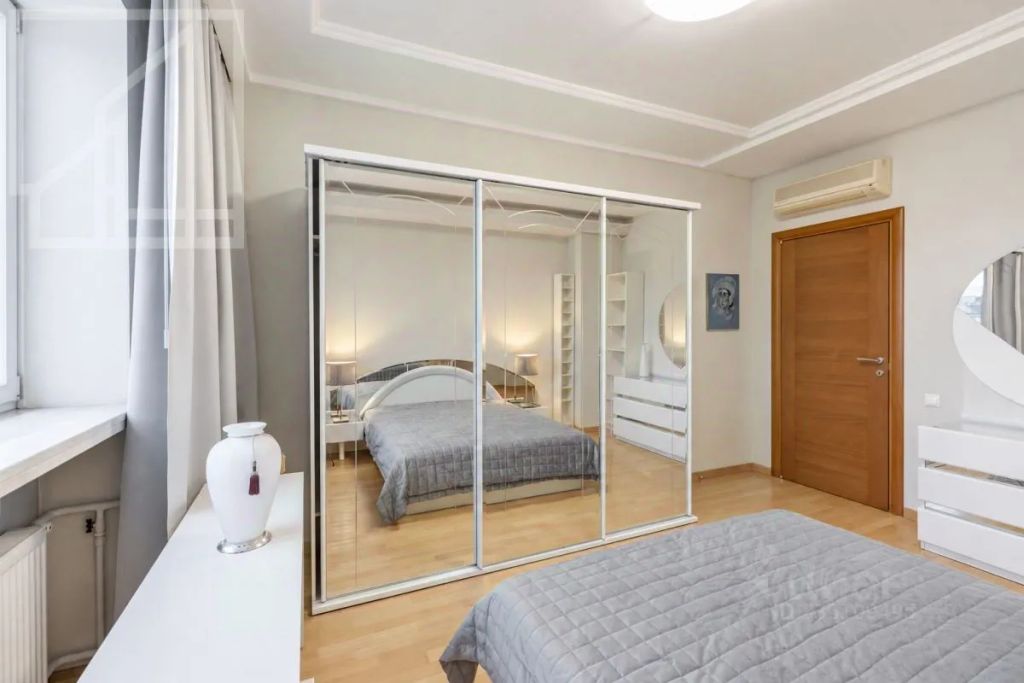 m. Pushkinskaya: Apartment, 3-rooms