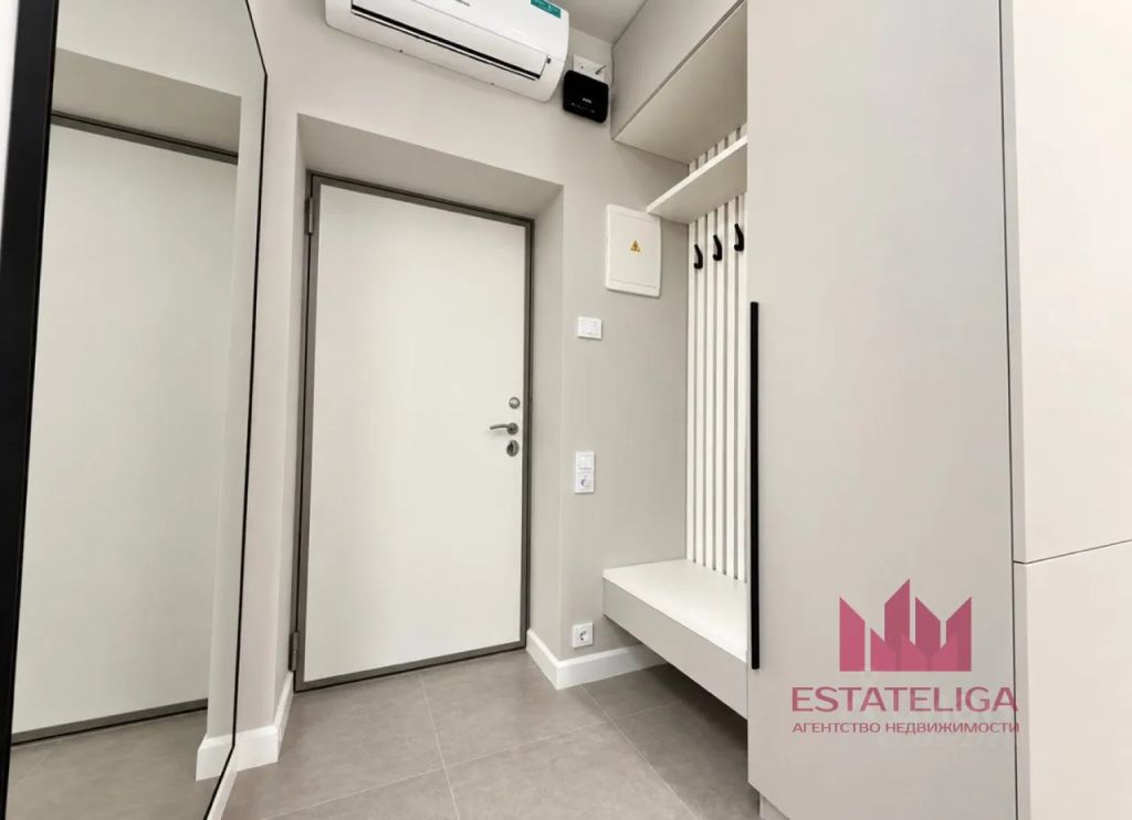 m. ZIL: Apartment, 2-rooms