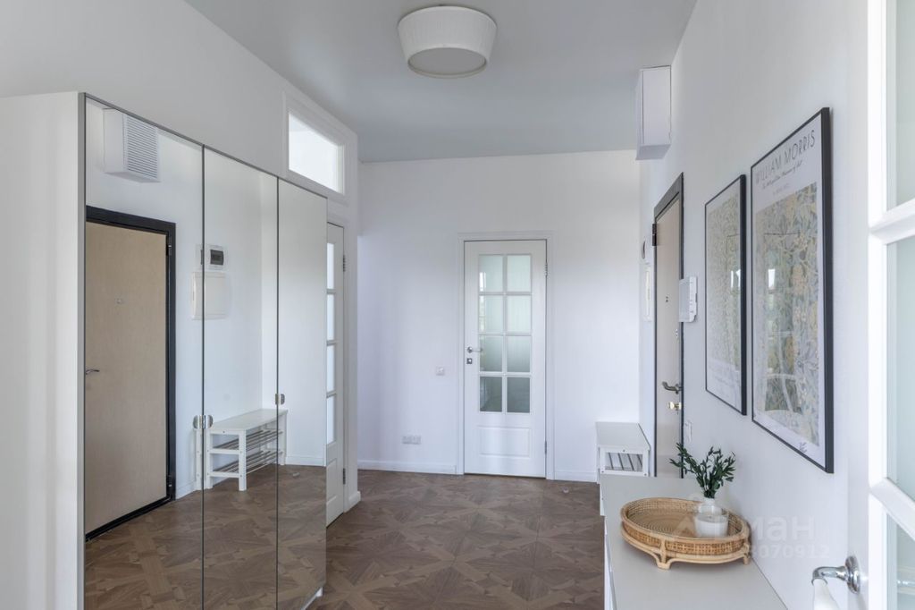 m. Universitet druzhby narodov: Apartment, 2-rooms