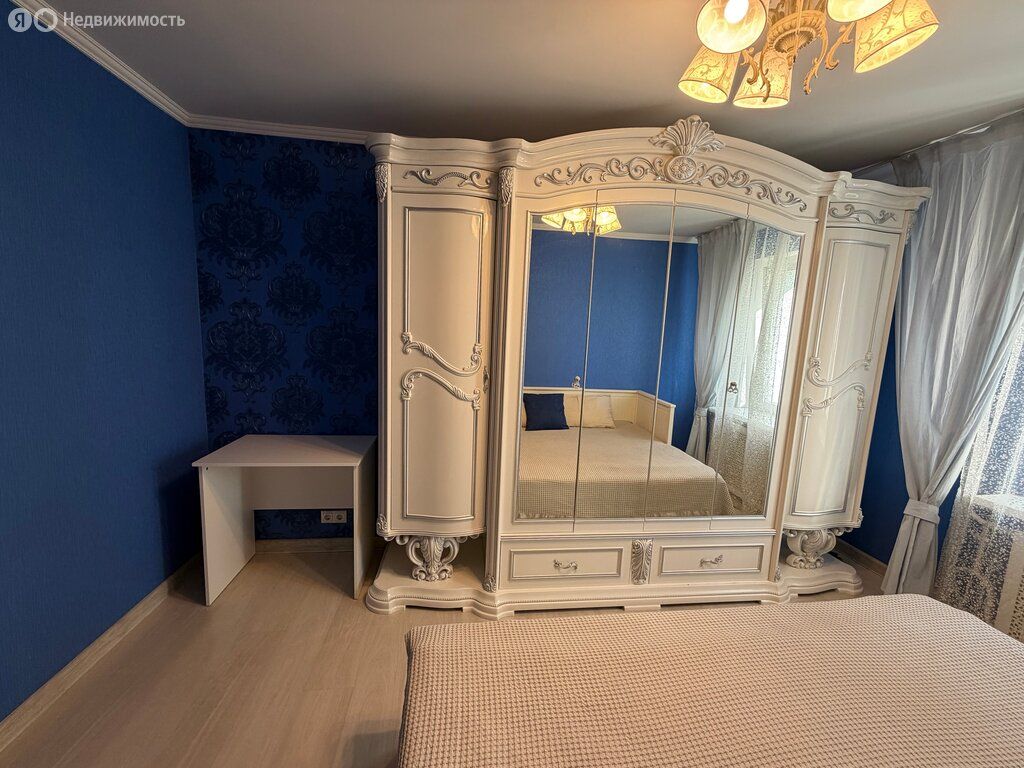 m. Ulitsa Dmitrievskogo: Apartment, 3-rooms
