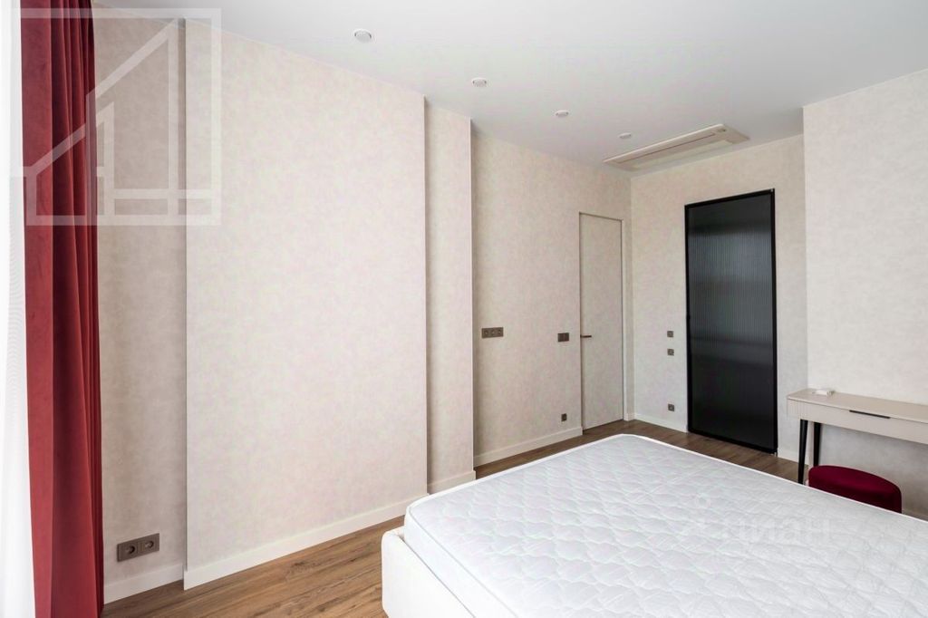 m. Verkhnie Kotly: Apartment, 2-rooms