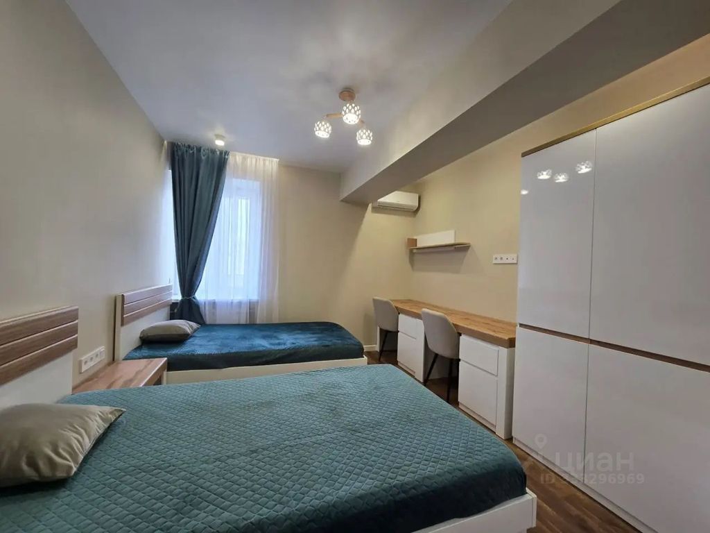 m. Kievskaya: Apartment, 3-rooms