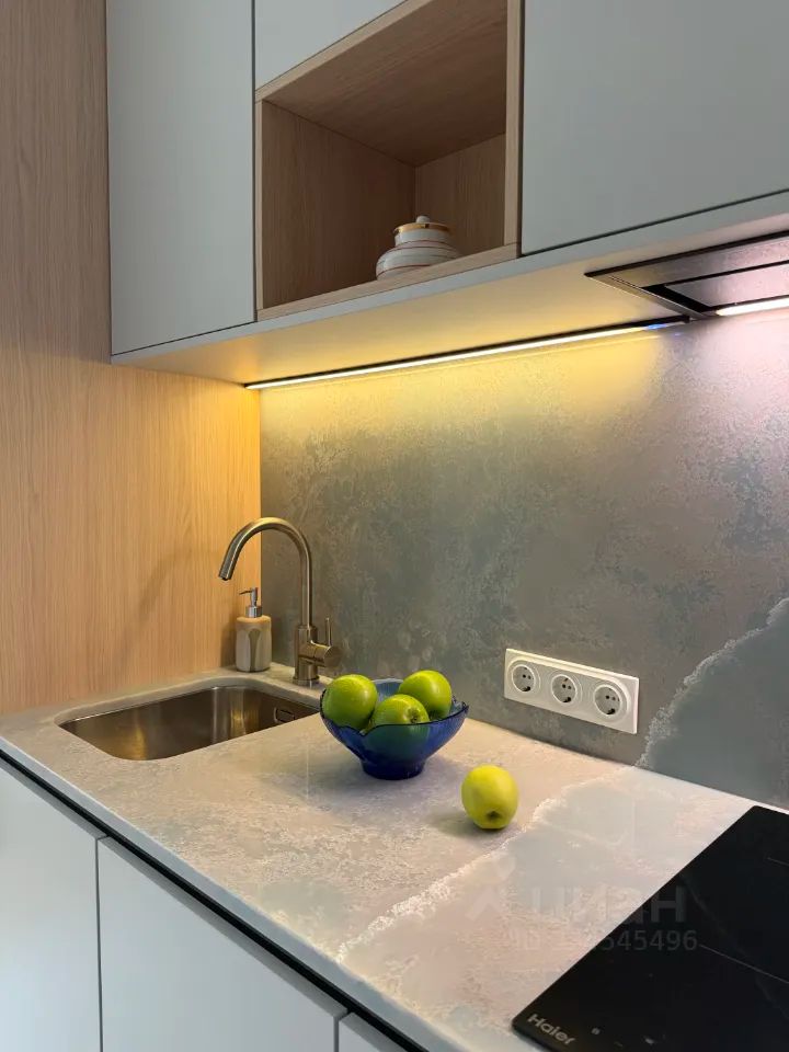m. Kalitniki: Apartment, studio