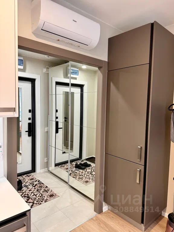 m. Opalikha: Apartment, studio