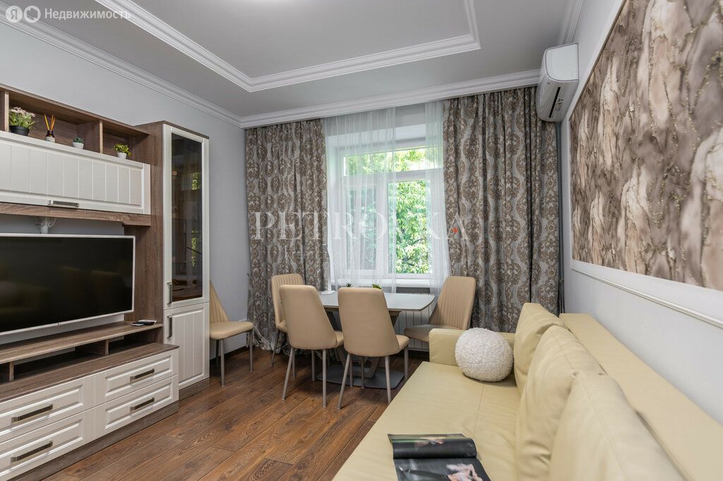 m. Tverskaya: Apartment, 2-rooms