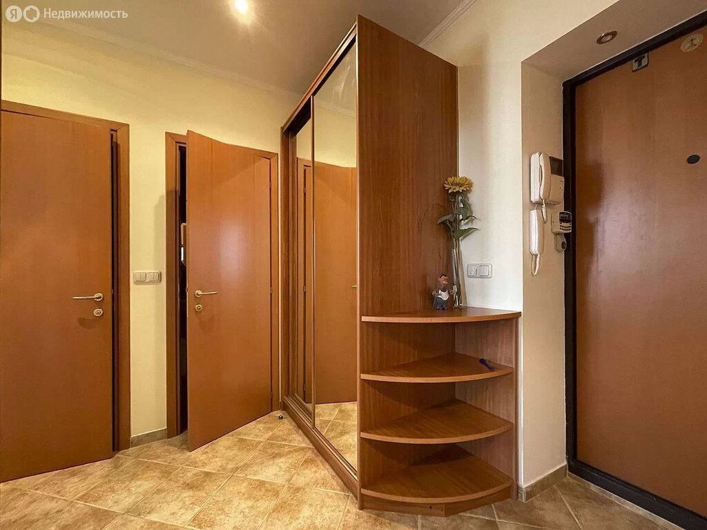 m. Delovoy tsentr: Apartment, 2-rooms