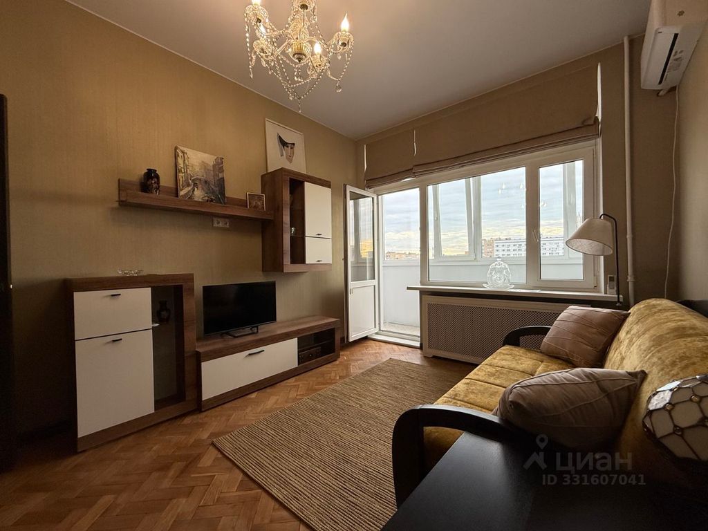 m. Kropotkinskaya: Apartment, 1-rooms