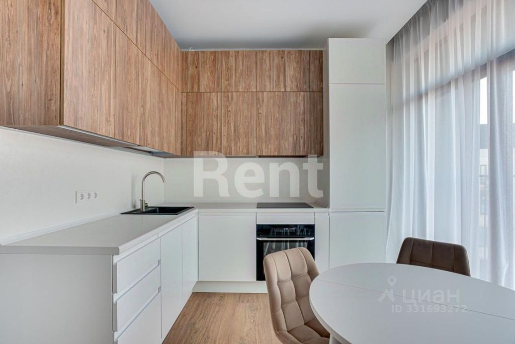 m. Verkhnie Kotly: Apartment, 2-rooms