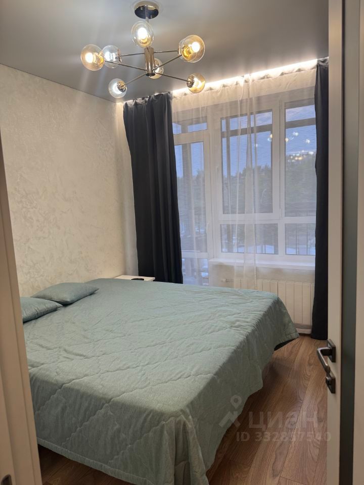 m. Lukhmanovskaya: Apartment, 3-rooms