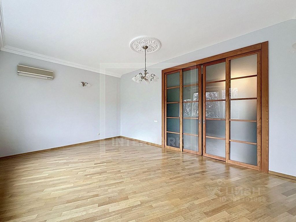 m. Mayakovskaya: Apartment, 3-rooms