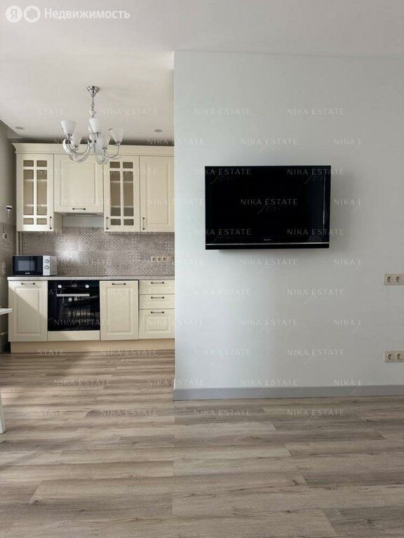 m. ZIL: Apartment, 2-rooms