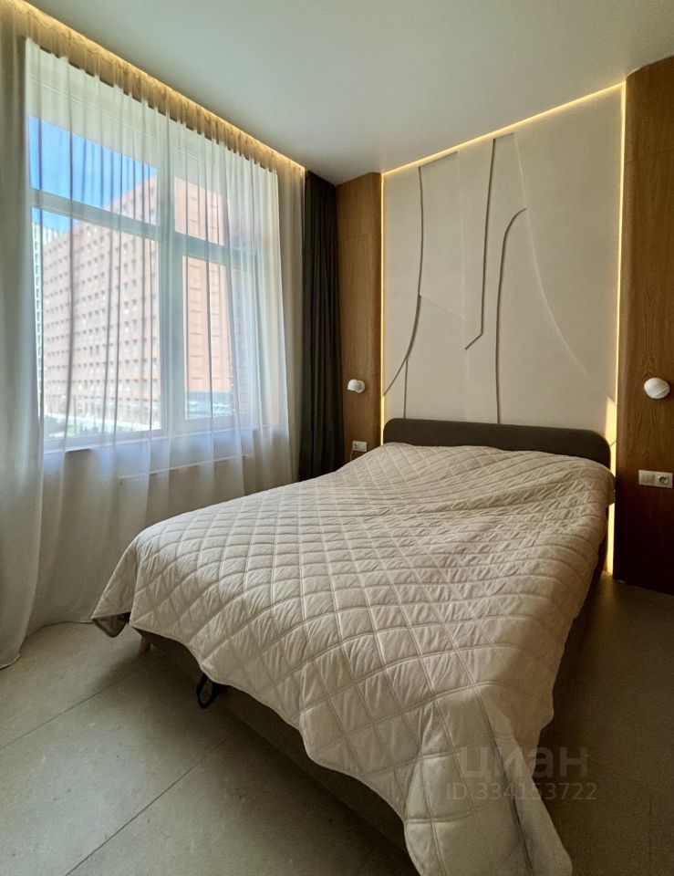 m. ZIL: Apartment, 2-rooms