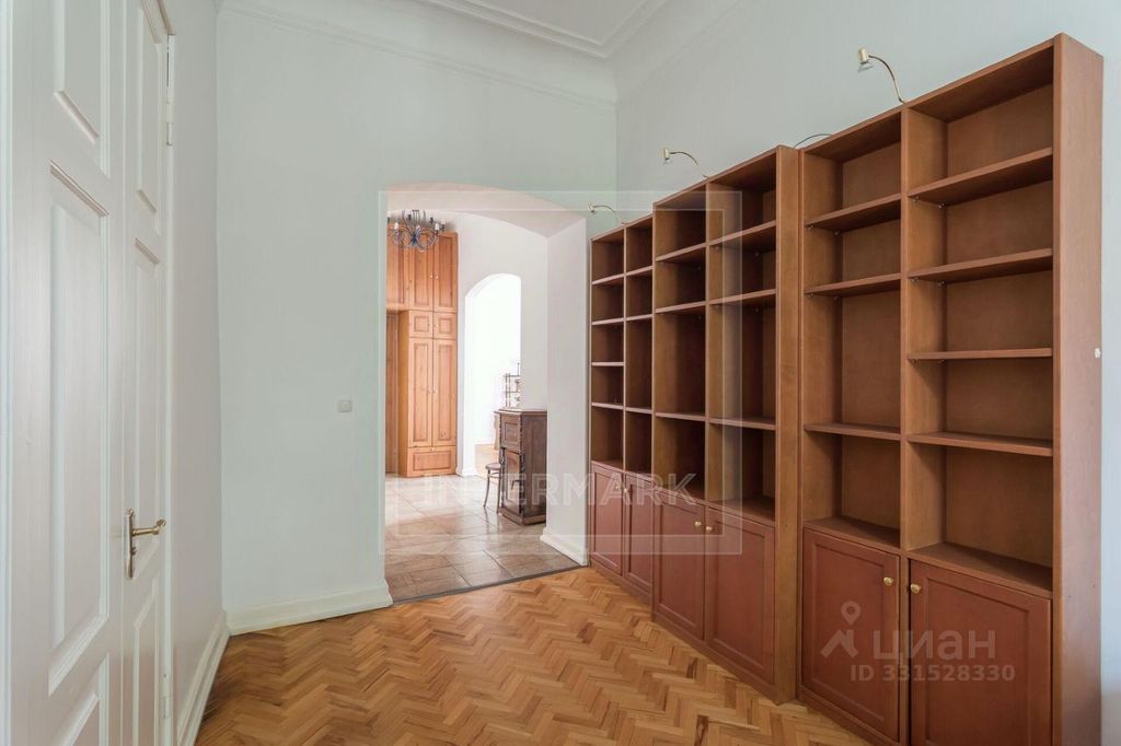 m. Kitay-gorod: Apartment, 4-rooms