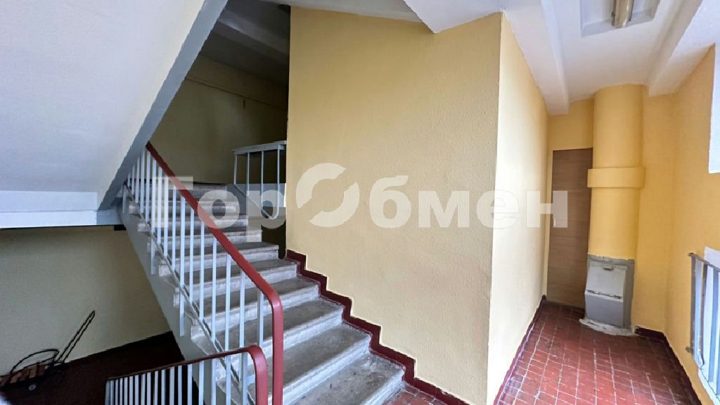 m. Yugo-Zapadnaya: Apartment, 3-rooms