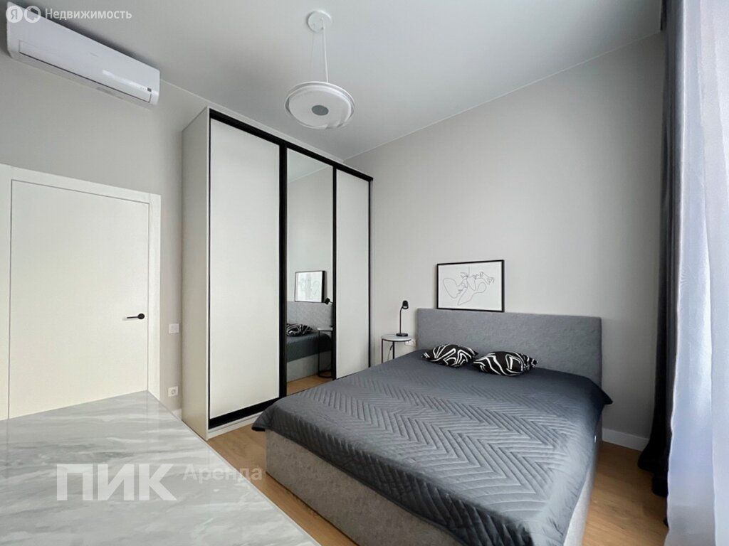 m. Verkhnie Kotly: Apartment, 2-rooms