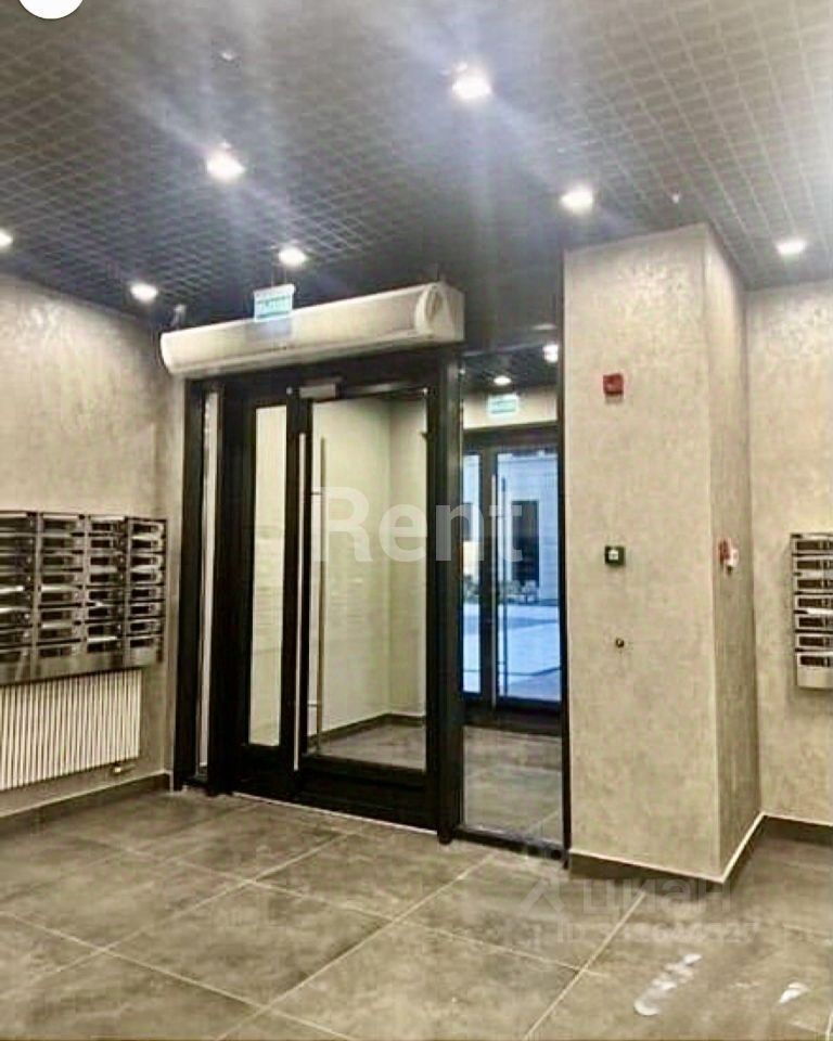 m. ZIL: Apartment, 2-rooms