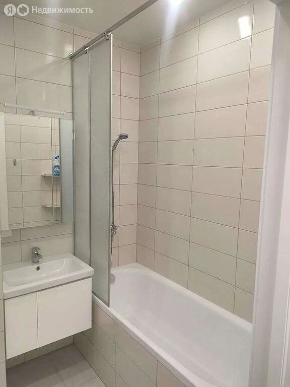 m. ZIL: Apartment, 1-rooms