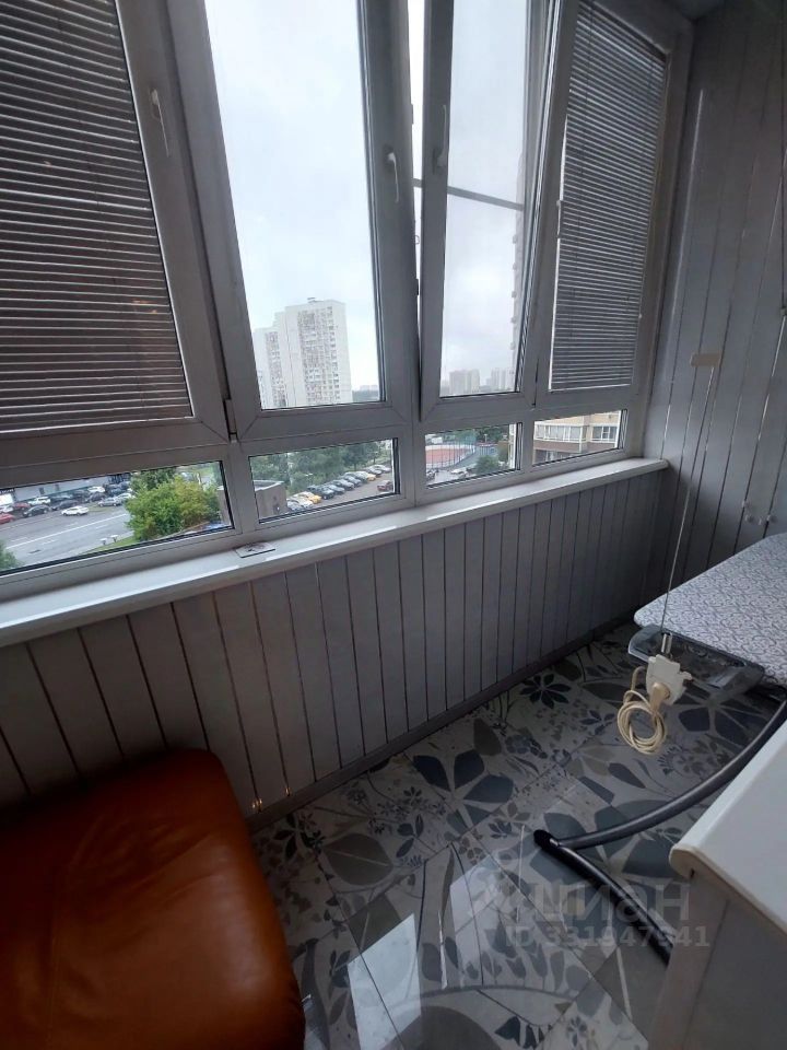 m. Yugo-Zapadnaya: Apartment, 3-rooms