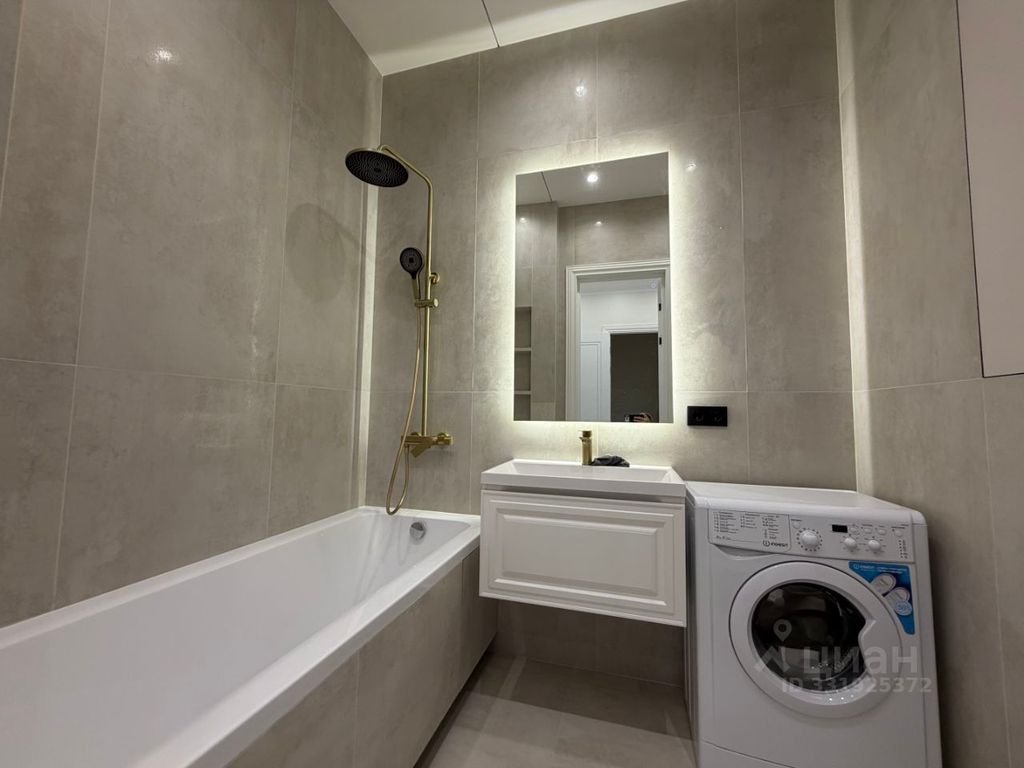 m. ZIL: Apartment, 1-rooms