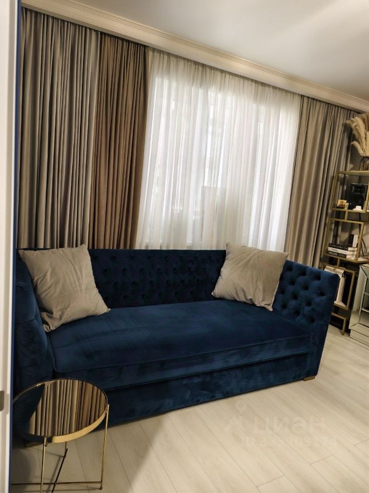 m. ZIL: Apartment, 1-rooms