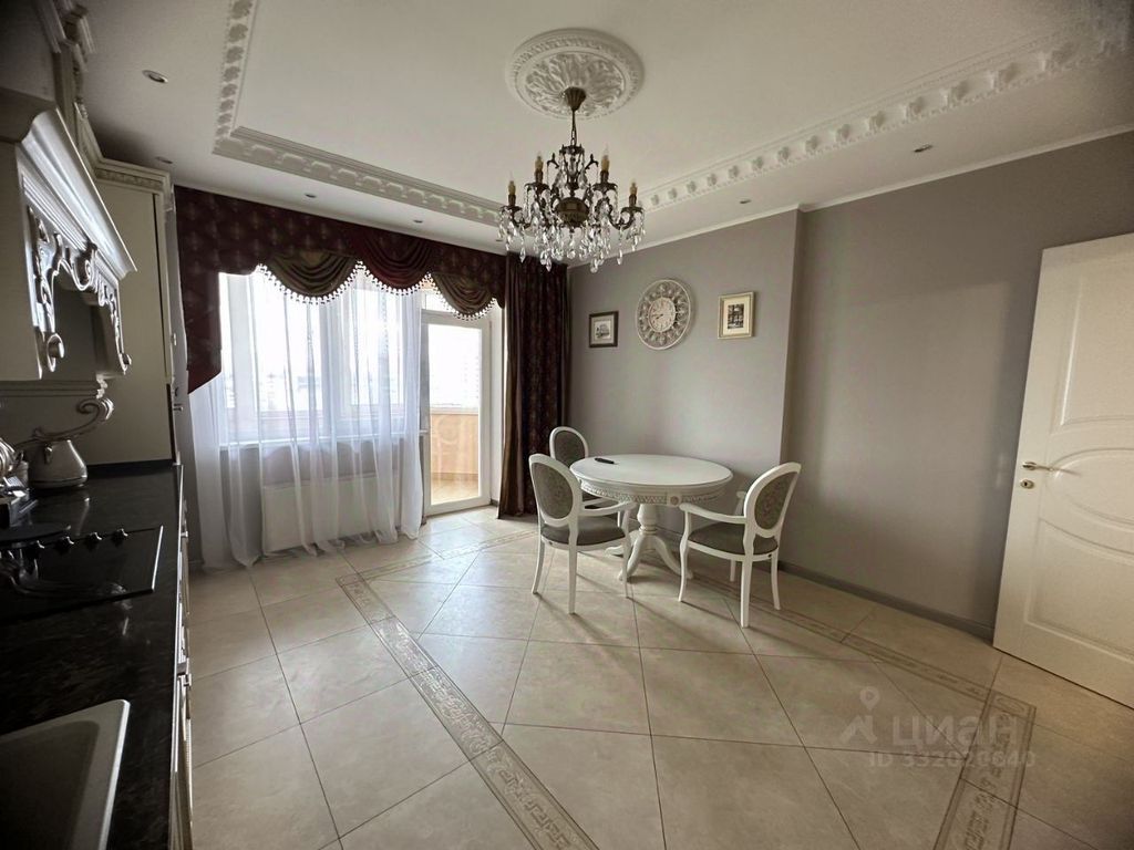 m. Profsoyuznaya: Apartment, 3-rooms