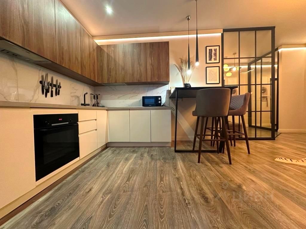 m. Universitet druzhby narodov: Apartment, 2-rooms