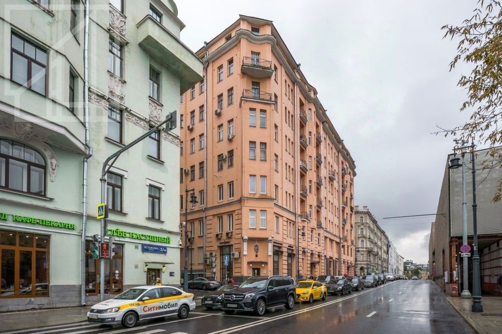 m. Kropotkinskaya: Apartment, 4-rooms