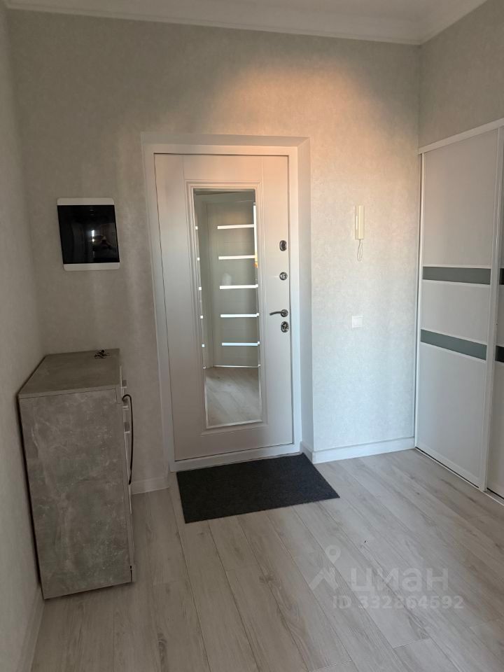 m. ZIL: Apartment, 1-rooms