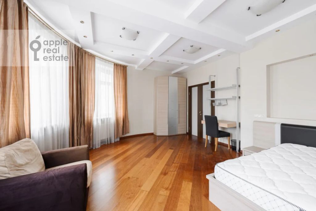 m. Mayakovskaya: Apartment, 3-rooms