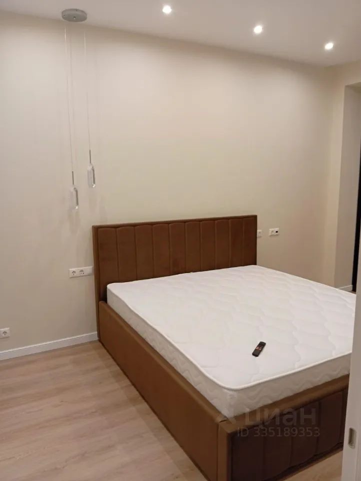 m. Dubrovka: Apartment, 2-rooms