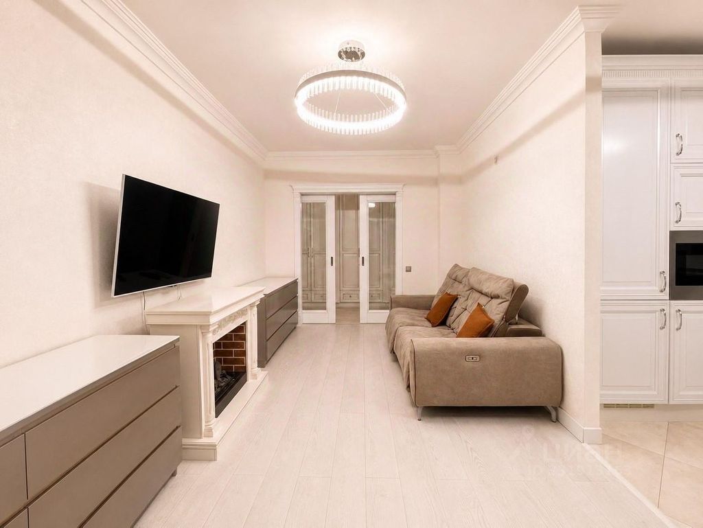 m. Narodnoe Opolchenie: Apartment, 2-rooms