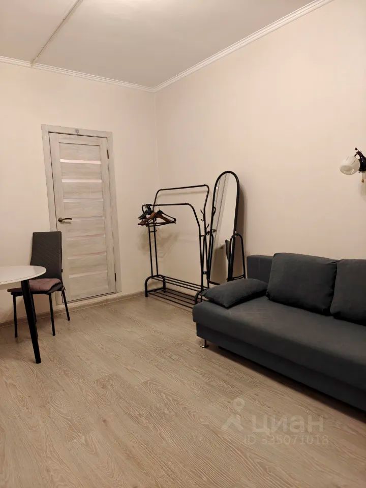 m. Krasnogorskaya: Apartment, studio