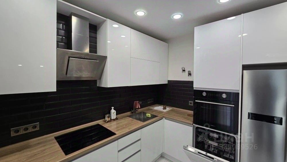 m. Pyatnitskoe shosse: Apartment, 3-rooms