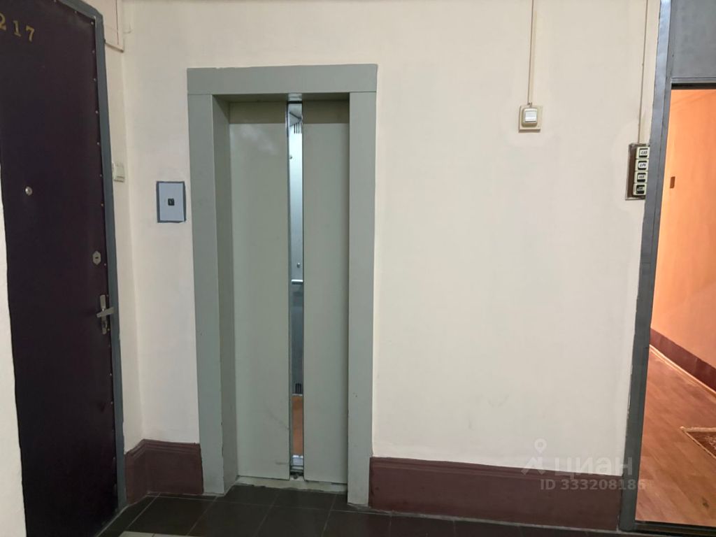 m. Ploschad Gagarina: Apartment, 2-rooms