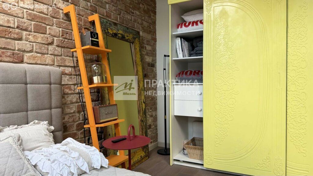m. Verkhnie Kotly: Apartment, 3-rooms